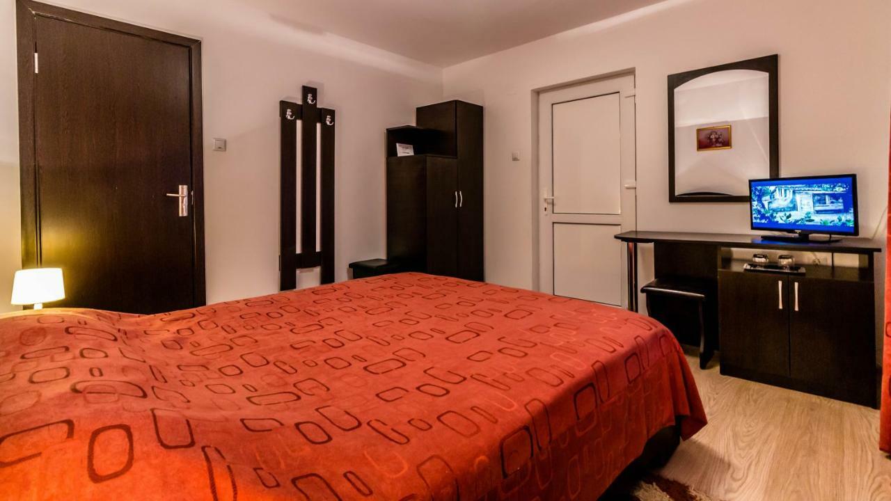 Hotel Steaua Nordului Targu Neamt Exterior foto